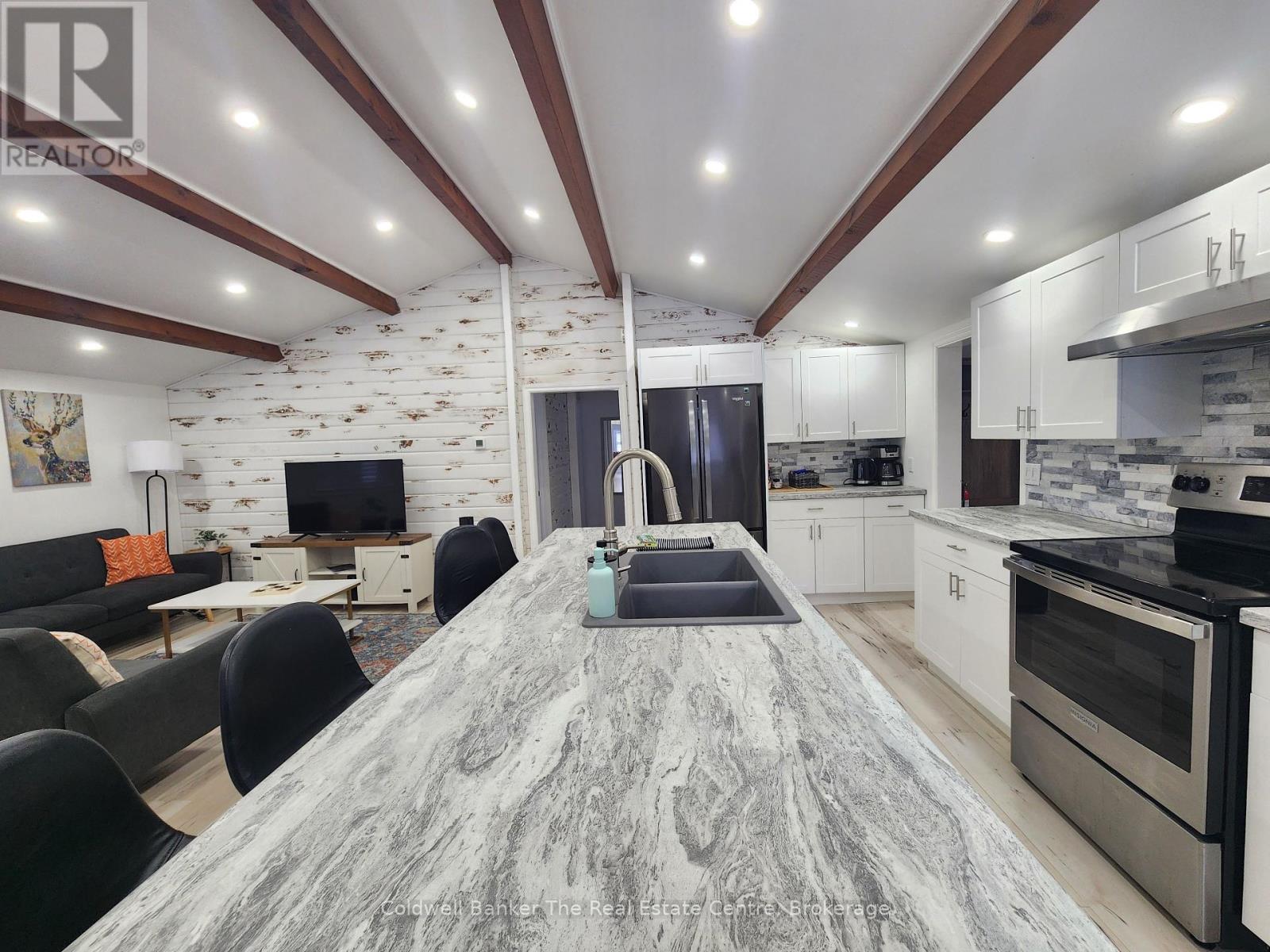 460 Wellington Street, Gravenhurst, Ontario  P1P 1A5 - Photo 11 - X12417757