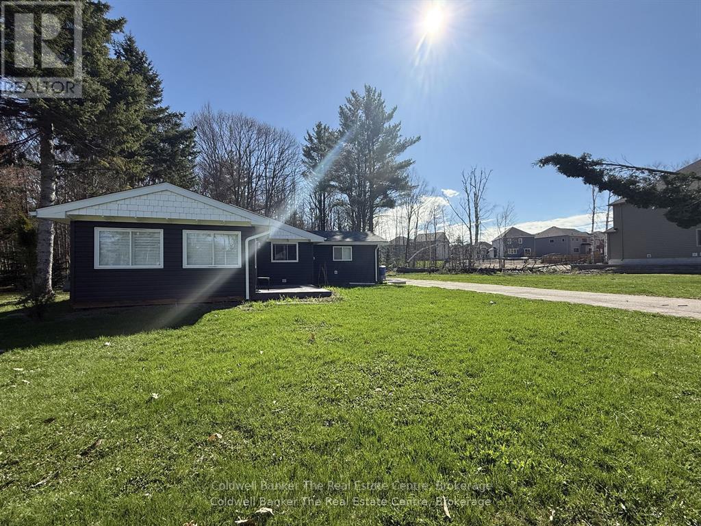 460 Wellington Street, Gravenhurst, Ontario  P1P 1A5 - Photo 2 - X12417757