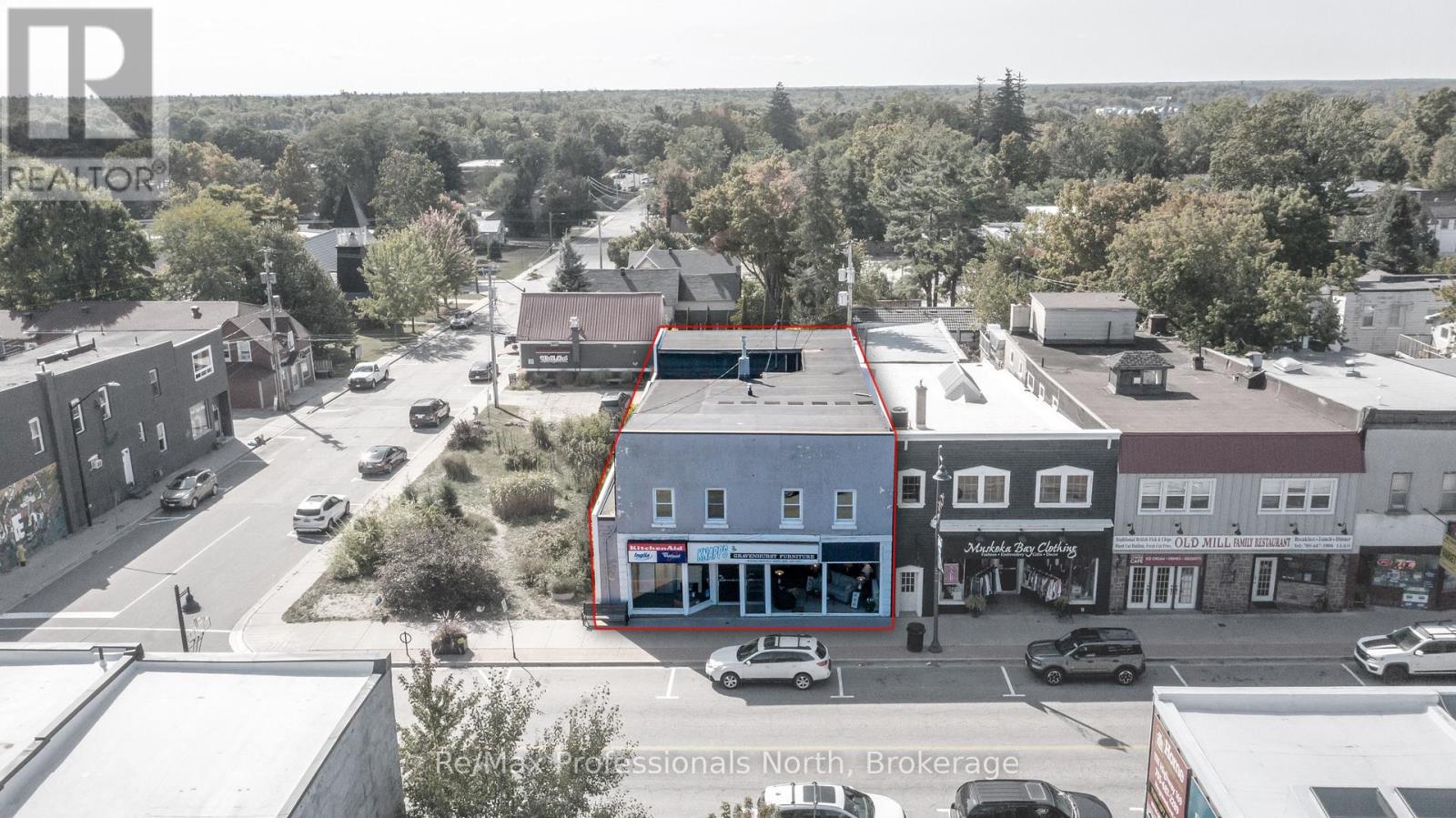 171 Muskoka Road S, Gravenhurst, Ontario  P1P 1X3 - Photo 1 - X12418071