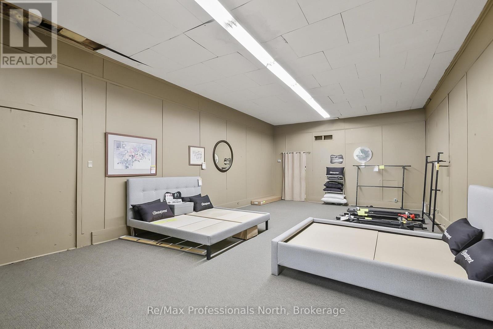 171 Muskoka Road S, Gravenhurst, Ontario  P1P 1X3 - Photo 11 - X12418071