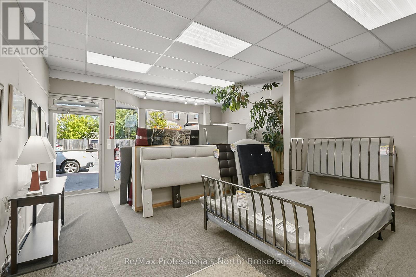 171 Muskoka Road S, Gravenhurst, Ontario  P1P 1X3 - Photo 5 - X12418071