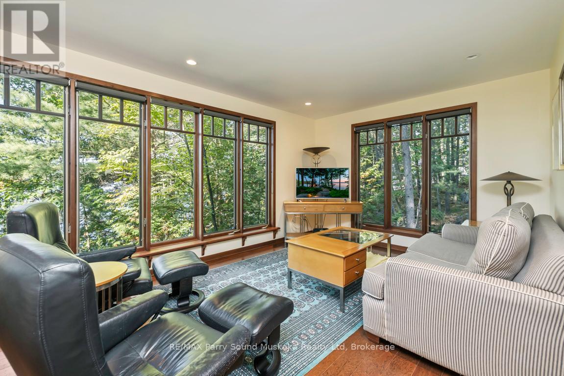 21 Glenn Burney Road, Seguin, Ontario  P2A 2X3 - Photo 11 - X12419243