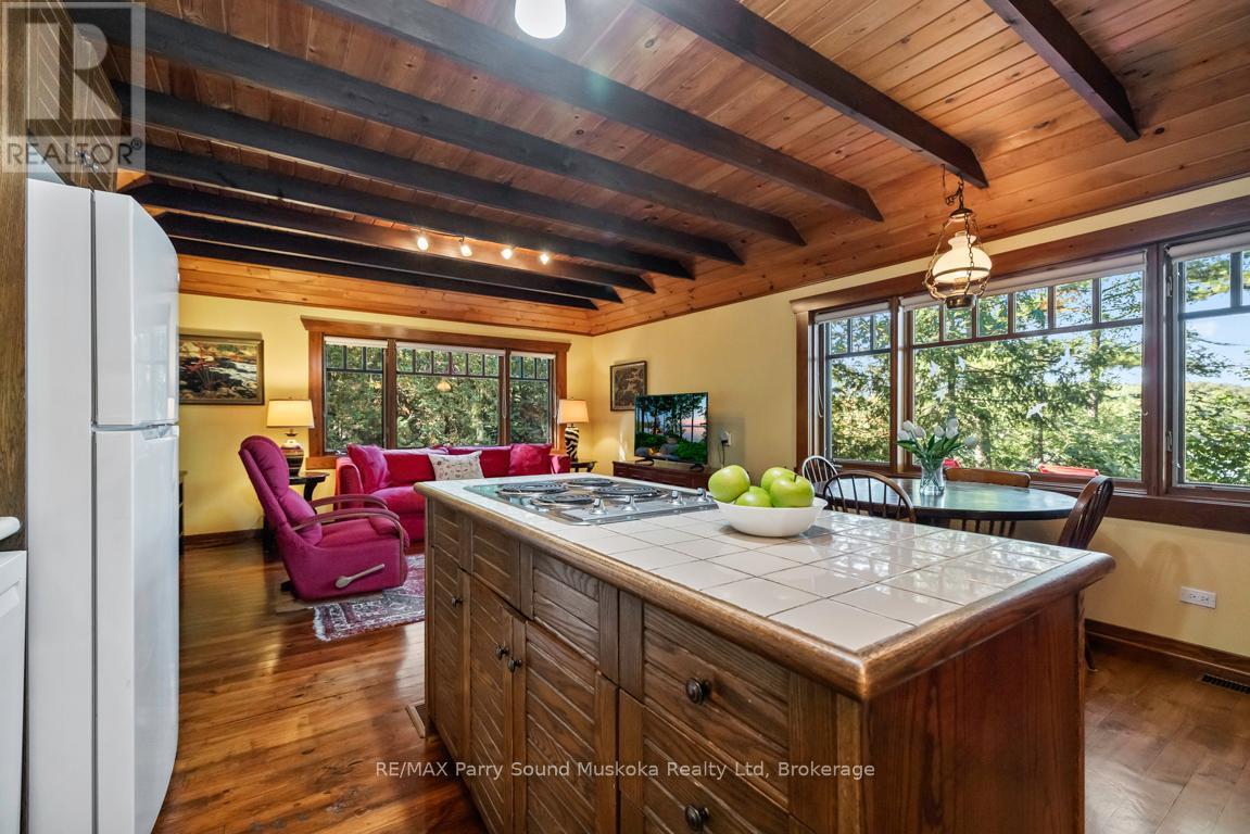 21 Glenn Burney Road, Seguin, Ontario  P2A 2X3 - Photo 17 - X12419243