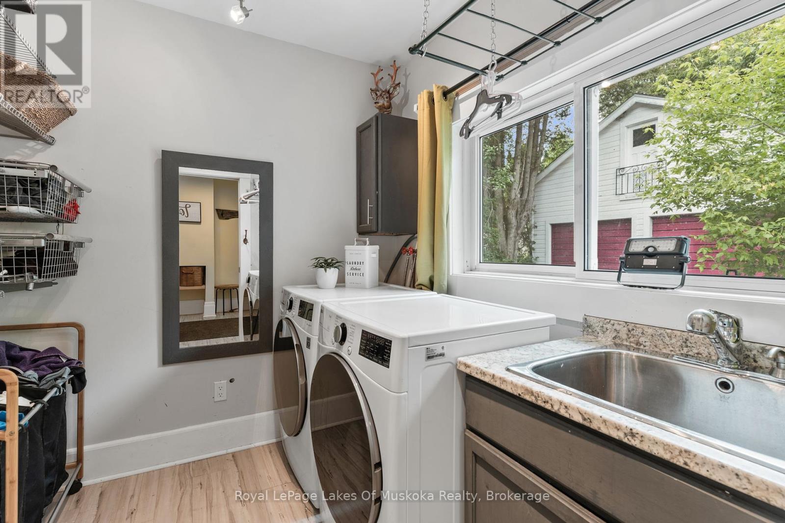 8 North Road, Lake Of Bays, Ontario  P0B 1A0 - Photo 20 - X12420975