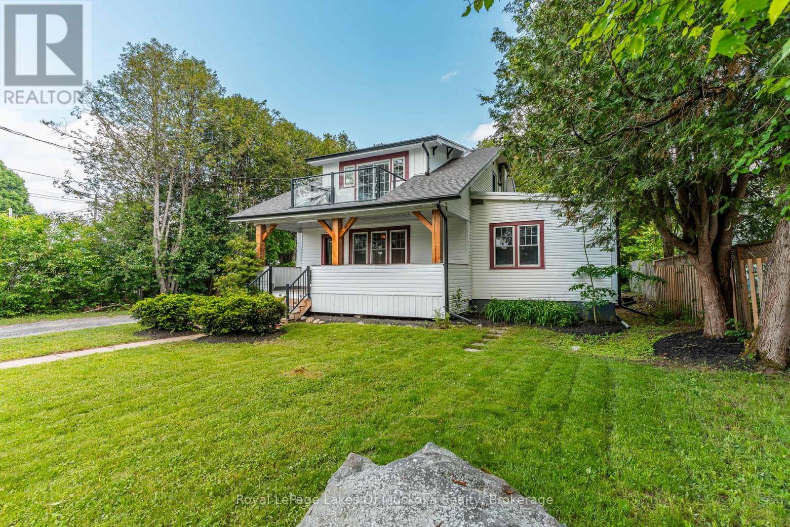 8 North Road, Lake Of Bays, Ontario  P0B 1A0 - Photo 3 - X12420975