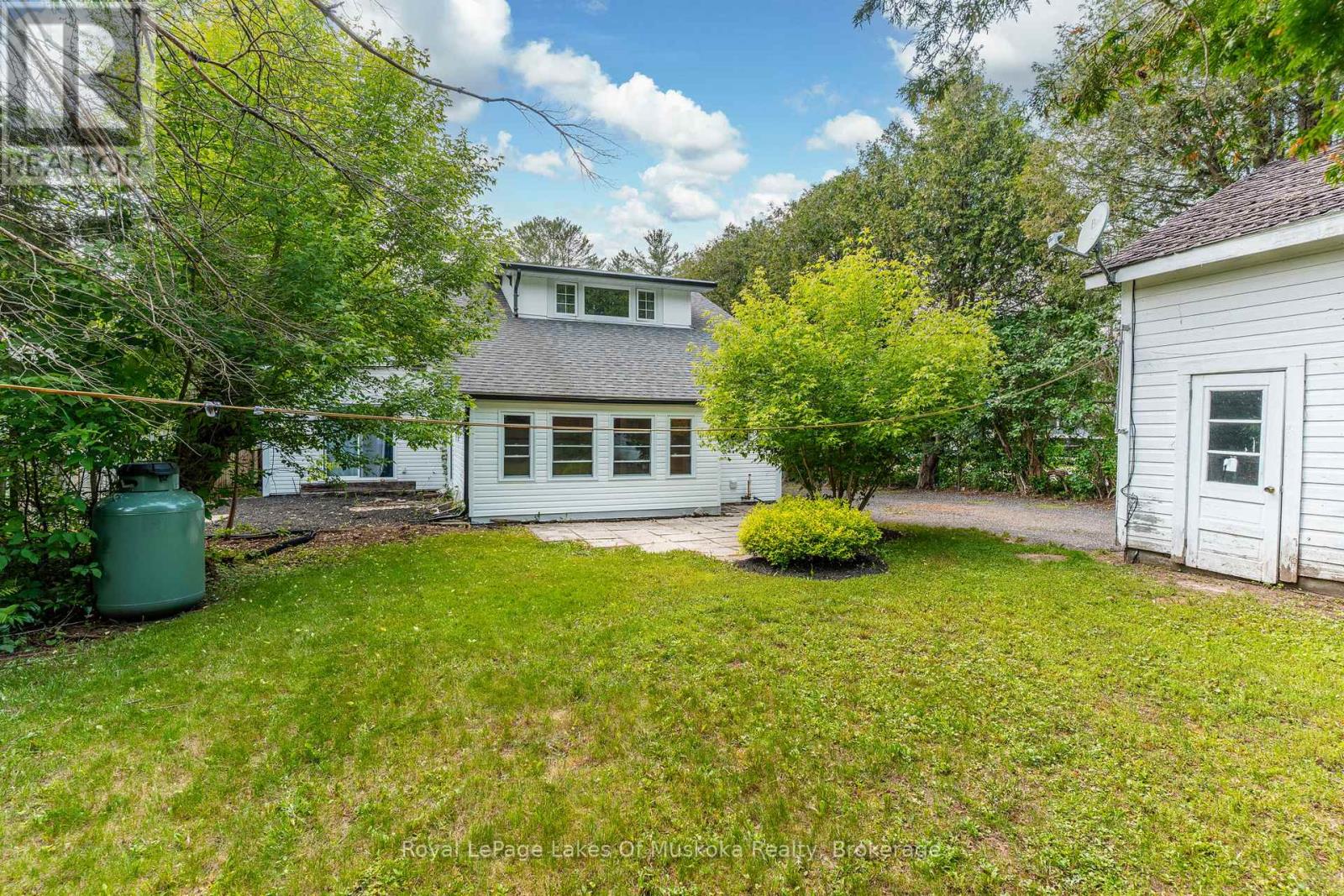 8 North Road, Lake Of Bays, Ontario  P0B 1A0 - Photo 43 - X12420975