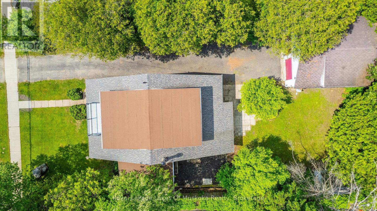 8 North Road, Lake Of Bays, Ontario  P0B 1A0 - Photo 46 - X12420975