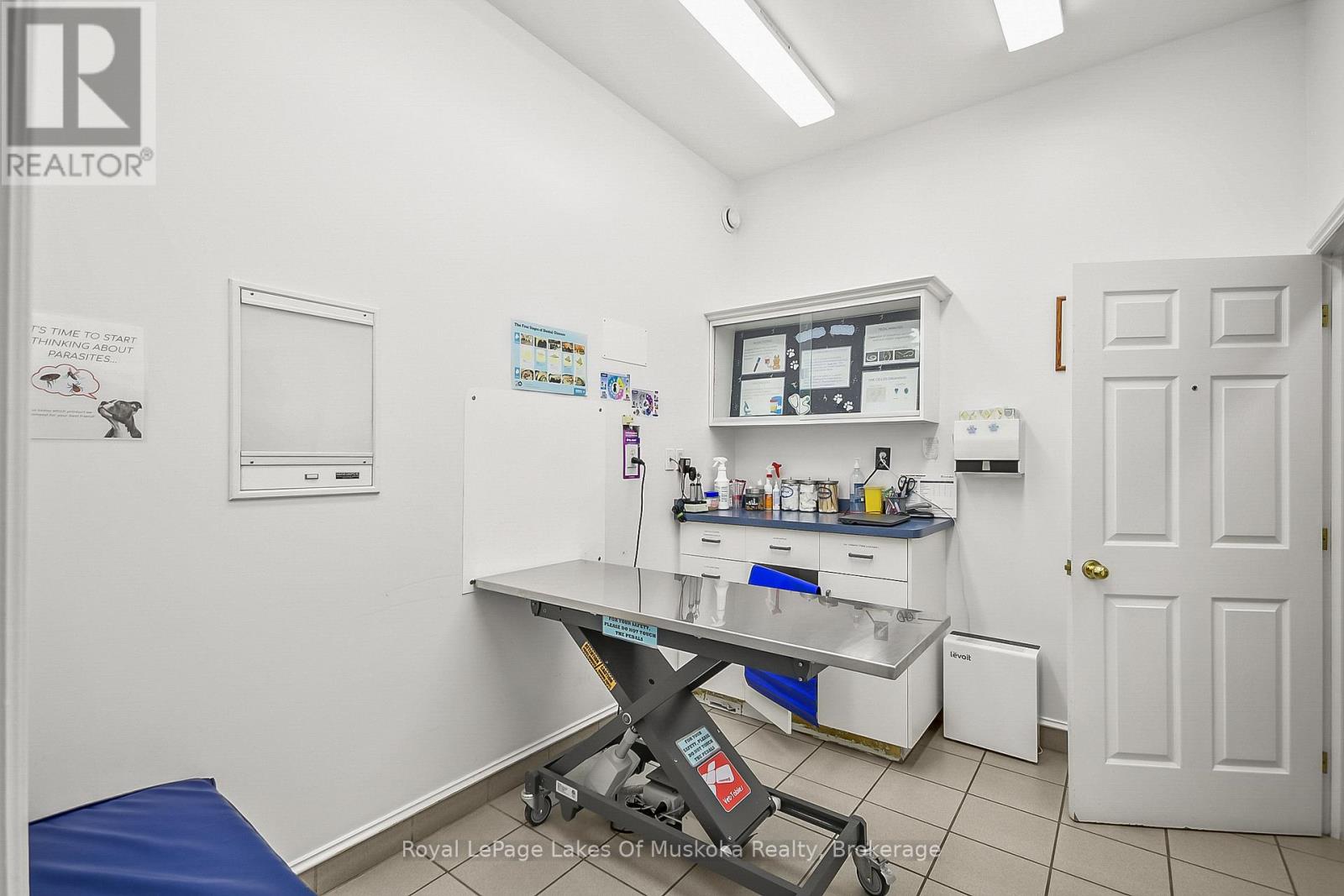 1008 South Monck Drive, Bracebridge, Ontario  P1L 1W8 - Photo 14 - X12421602