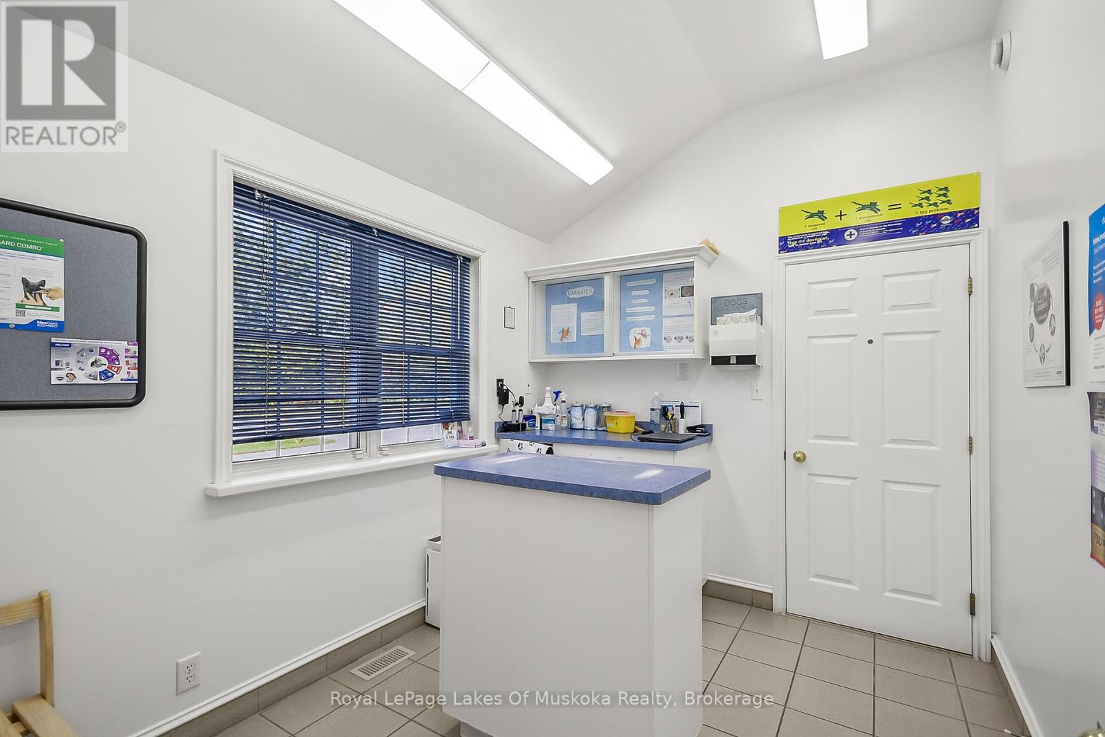 1008 South Monck Drive, Bracebridge, Ontario  P1L 1W8 - Photo 15 - X12421602