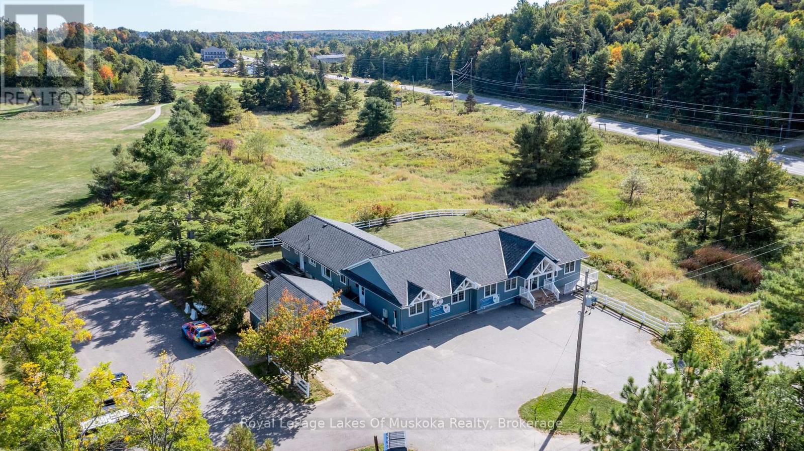 1008 South Monck Drive, Bracebridge, Ontario  P1L 1W8 - Photo 2 - X12421602