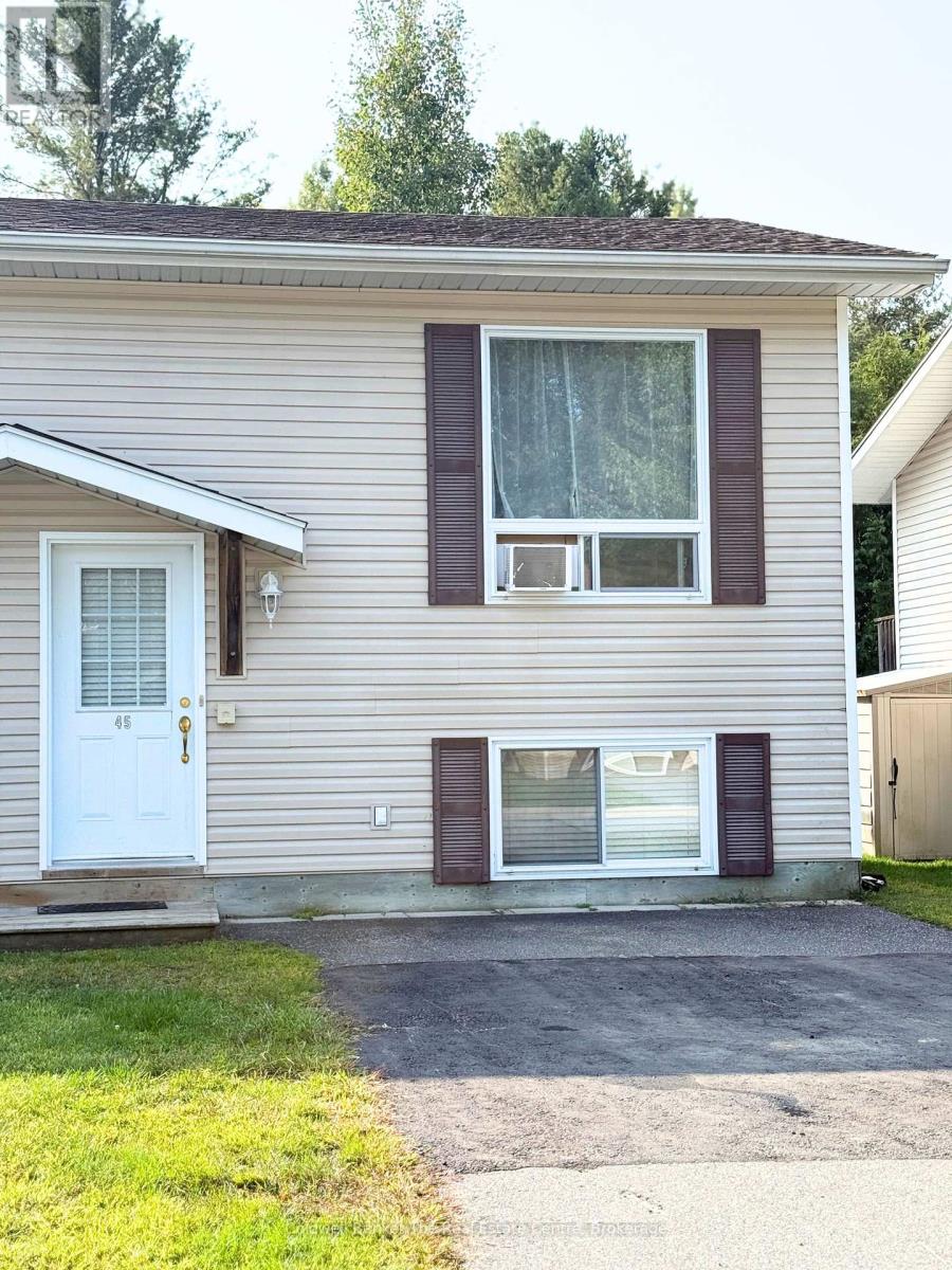 45 - 200 Pine Street, Bracebridge, Ontario  P1L 2H9 - Photo 2 - X12423411