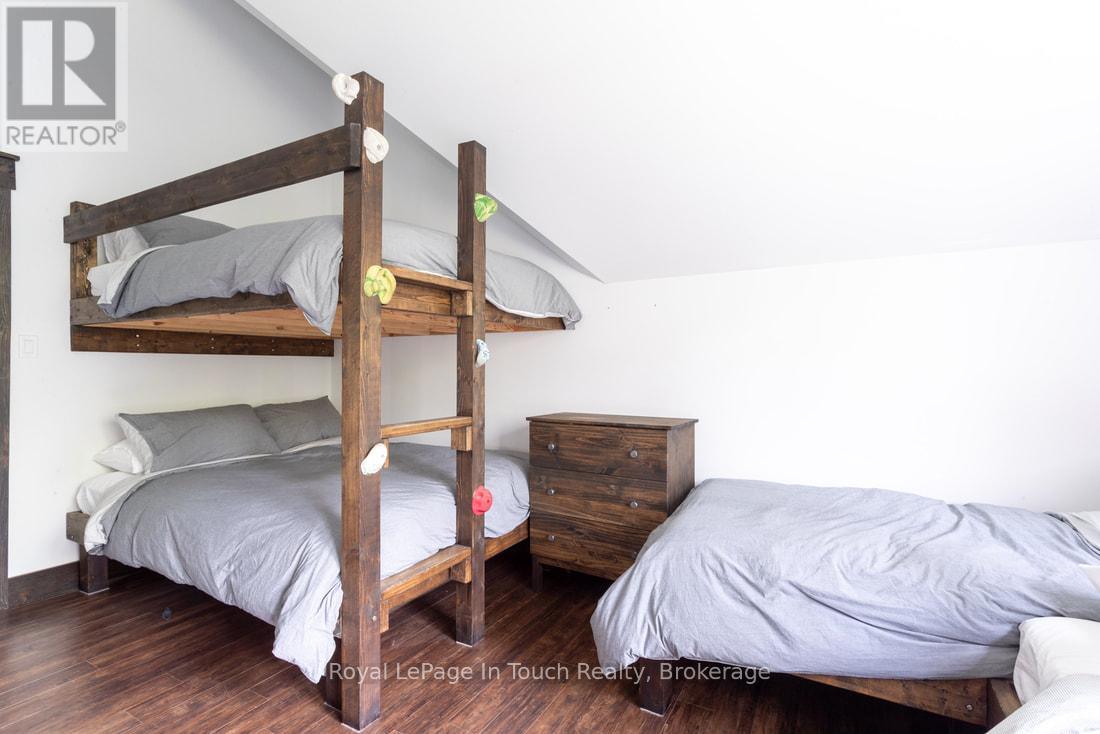 93-44 Potato Island Road, Georgian Bay, Ontario  L0K 1S0 - Photo 33 - X12425380