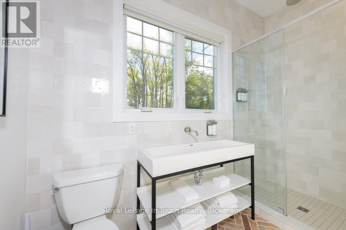 93-44 Potato Island Road, Georgian Bay, Ontario  L0K 1S0 - Photo 35 - X12425380