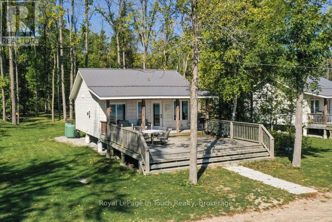 93-44 Potato Island Road, Georgian Bay, Ontario  L0K 1S0 - Photo 39 - X12425380