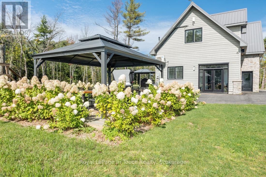 93-44 Potato Island Road, Georgian Bay, Ontario  L0K 1S0 - Photo 46 - X12425380