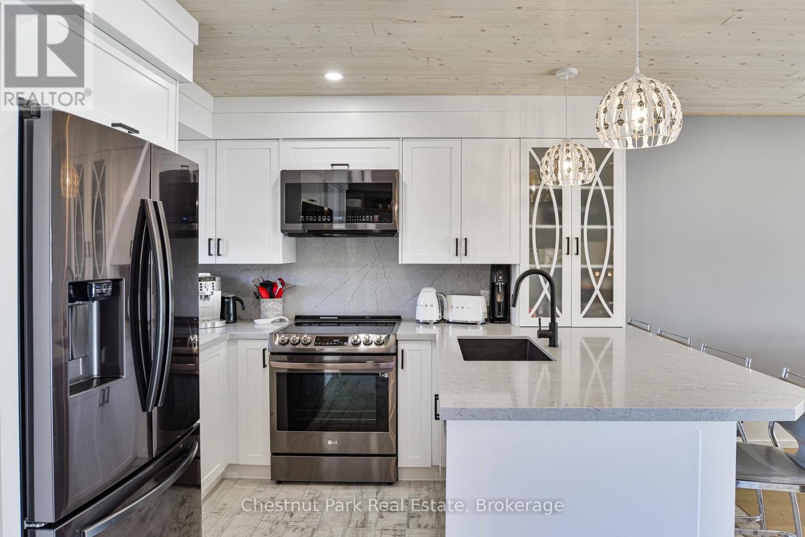 4 Turner Drive, Huntsville, Ontario  P1H 1A8 - Photo 11 - X12425458