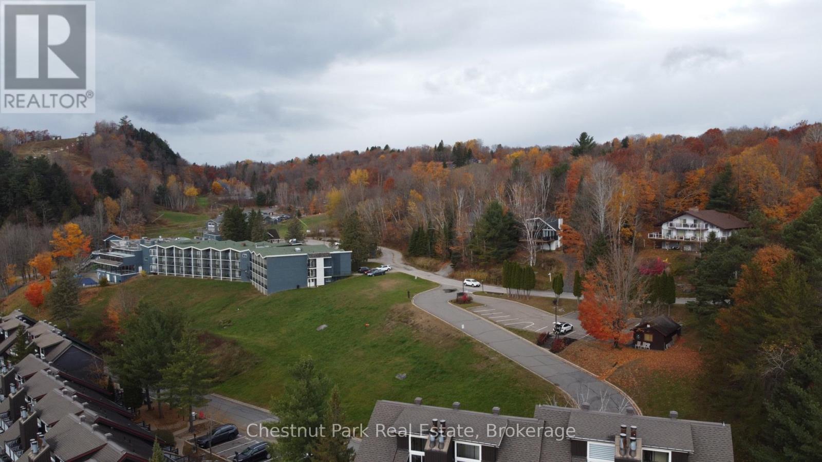 4 Turner Drive, Huntsville, Ontario  P1H 1A8 - Photo 3 - X12425458