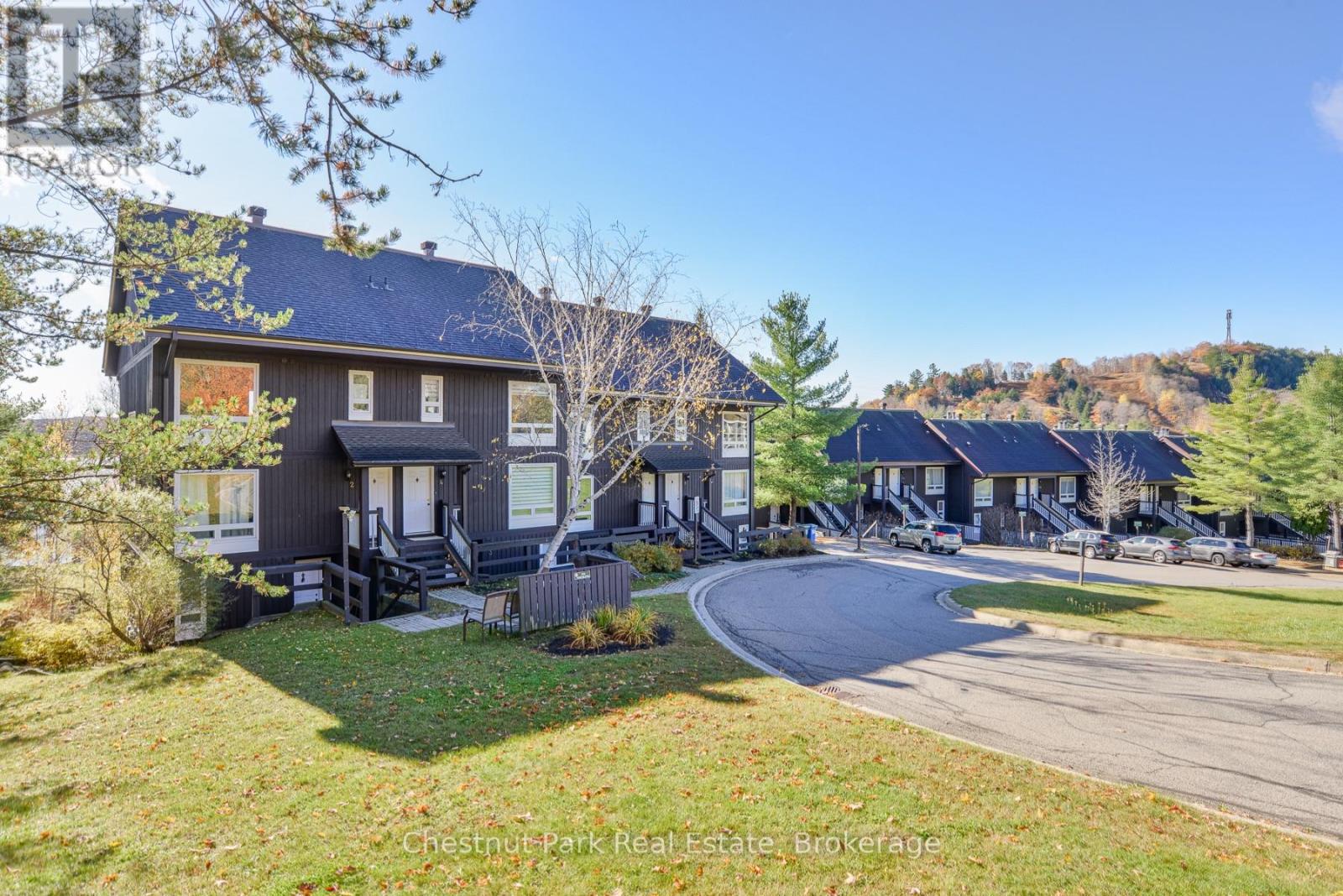 4 Turner Drive, Huntsville, Ontario  P1H 1A8 - Photo 4 - X12425458