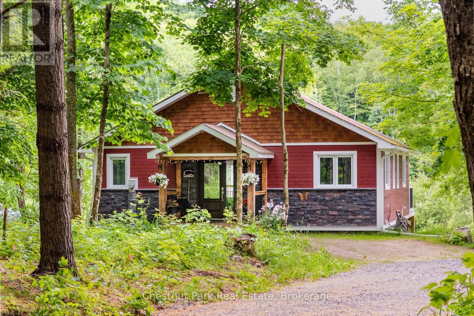 1037 Skeleton Lake 3 Road, Muskoka Lakes, Ontario  P0B 1M0 - Photo 1 - X12427195