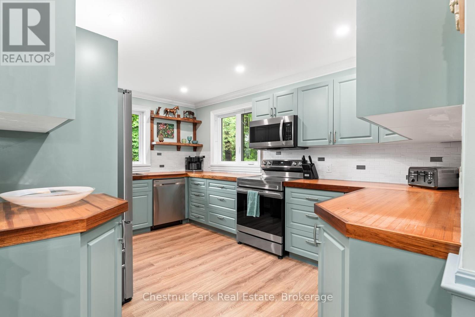 1037 Skeleton Lake 3 Road, Muskoka Lakes, Ontario  P0B 1M0 - Photo 5 - X12427195