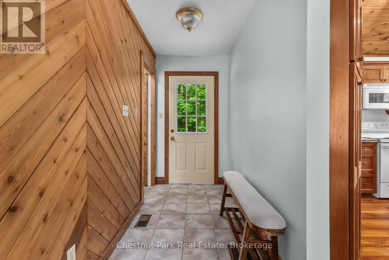 115 Woodland Drive, Huntsville, Ontario  P1H 1A7 - Photo 4 - X12428063