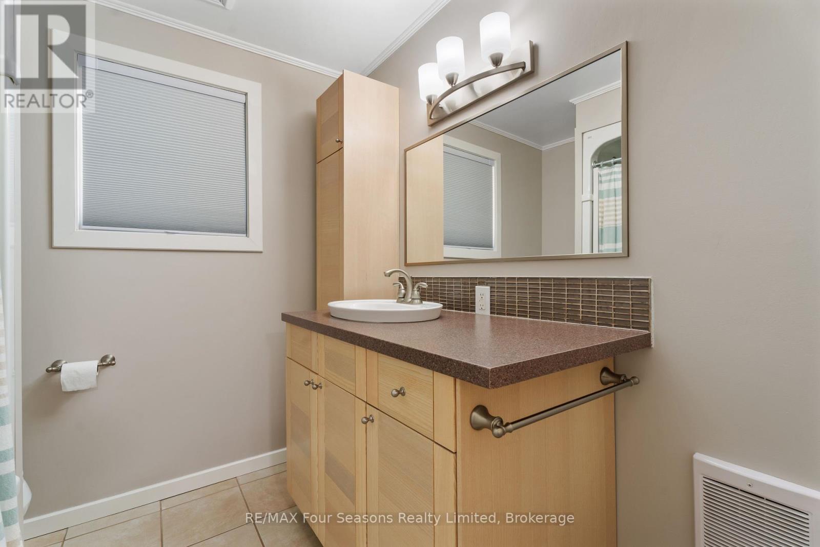 571 David Street, Gravenhurst, Ontario  P1P 1M1 - Photo 26 - X12430741