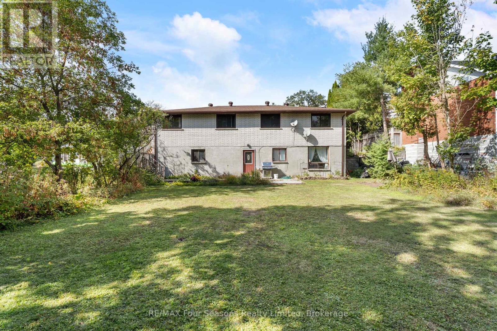 571 David Street, Gravenhurst, Ontario  P1P 1M1 - Photo 46 - X12430741