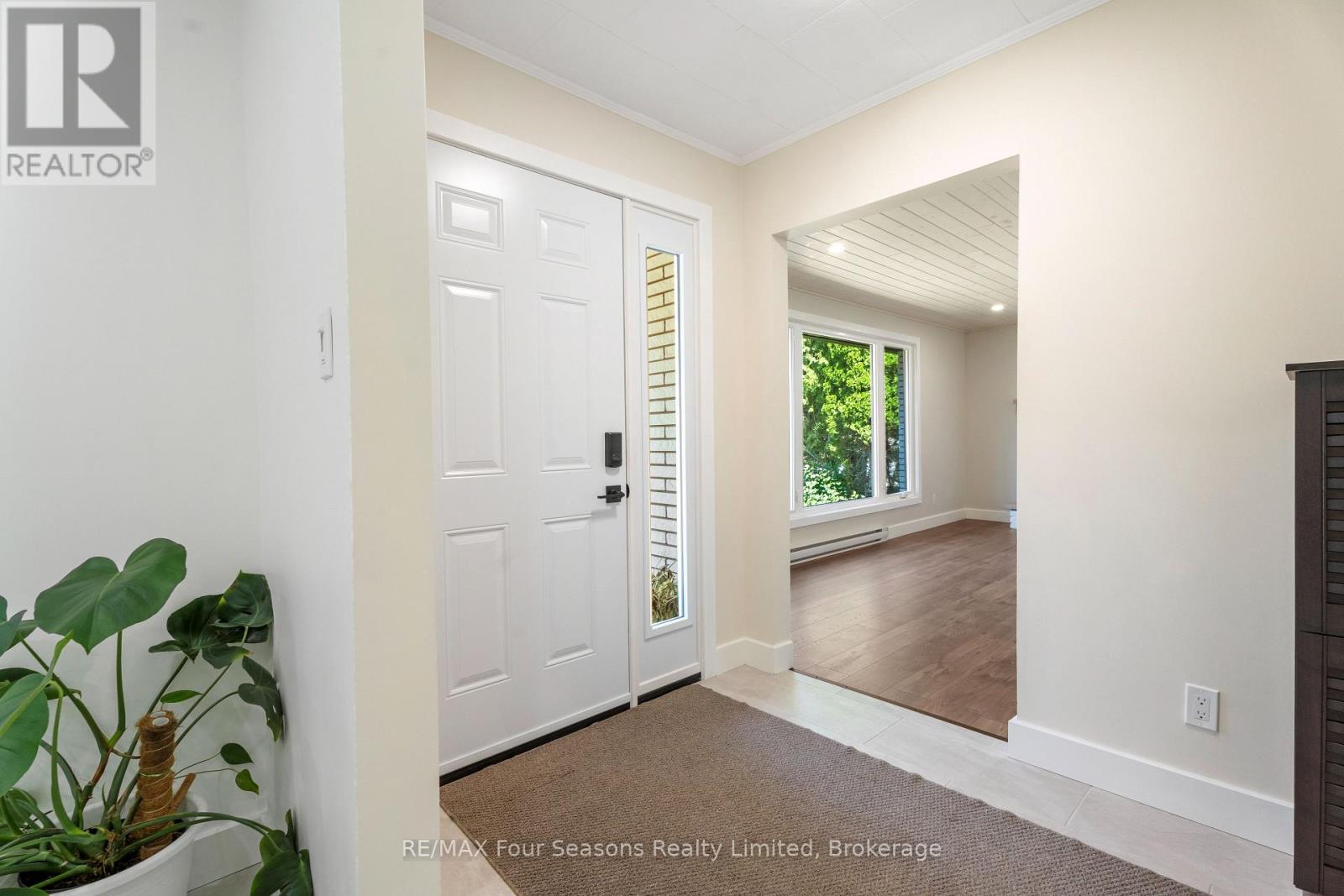 571 David Street, Gravenhurst, Ontario  P1P 1M1 - Photo 7 - X12430741