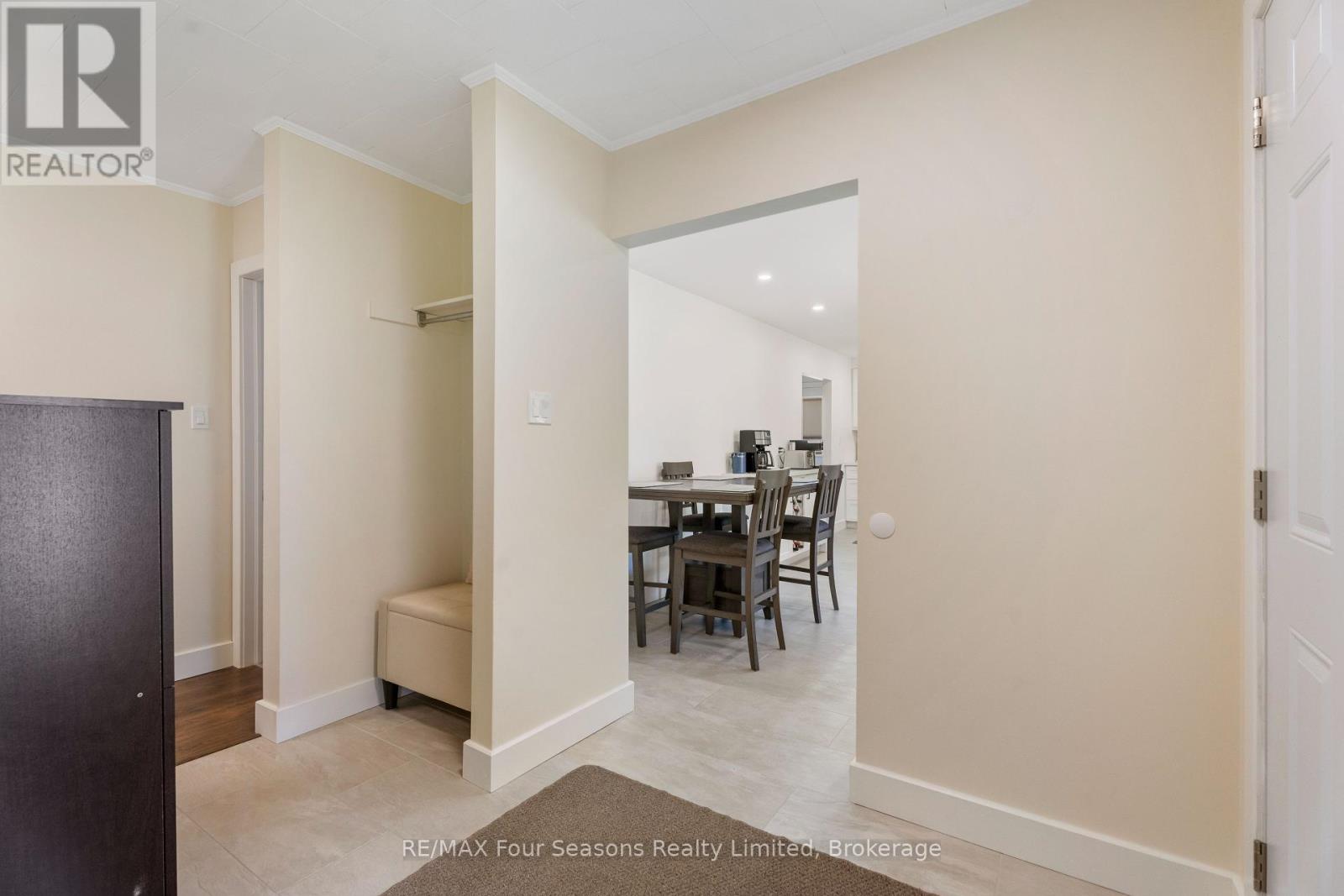 571 David Street, Gravenhurst, Ontario  P1P 1M1 - Photo 8 - X12430741