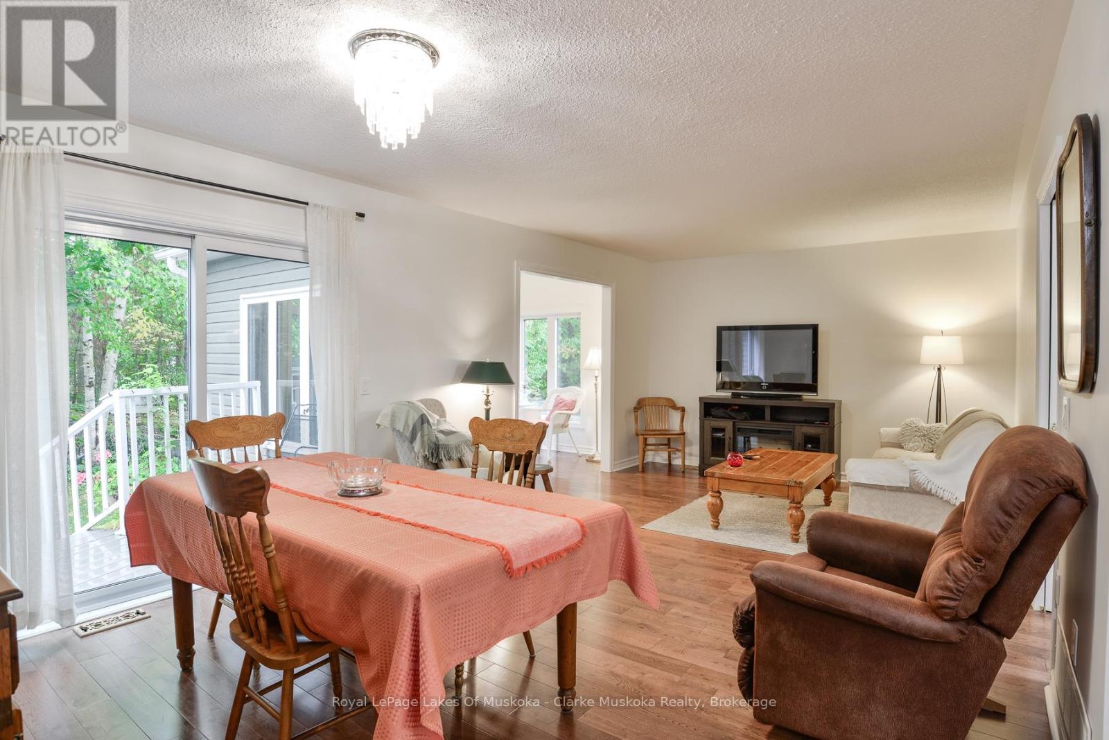 77 Hedgewood Lane, Gravenhurst, Ontario  P1P 1Z4 - Photo 4 - X12432971