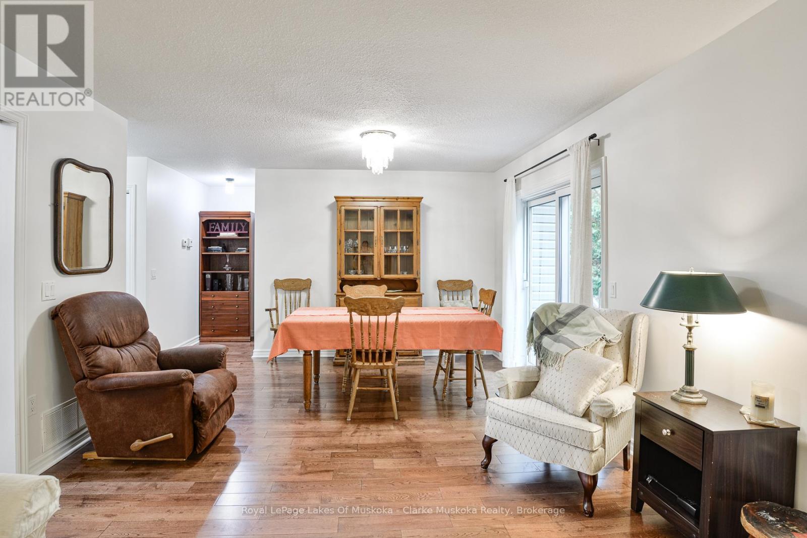 77 Hedgewood Lane, Gravenhurst, Ontario  P1P 1Z4 - Photo 8 - X12432971