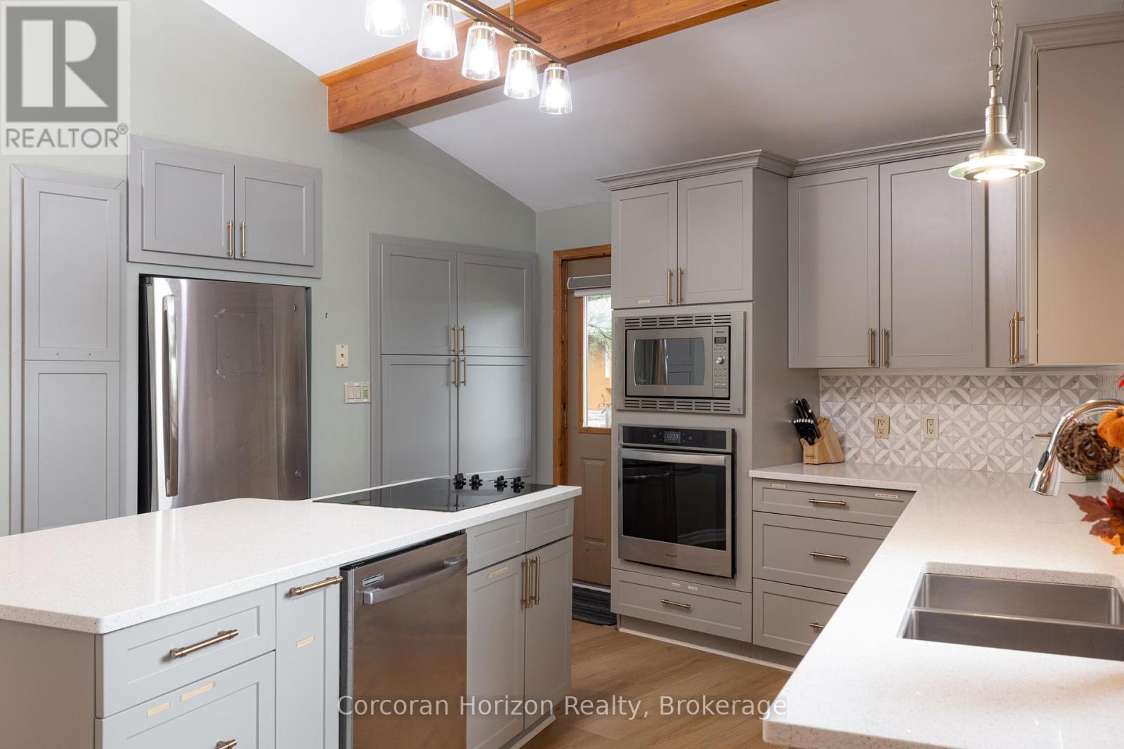 42 Todholm Drive, Muskoka Lakes, Ontario  P0B 1J0 - Photo 11 - X12433171