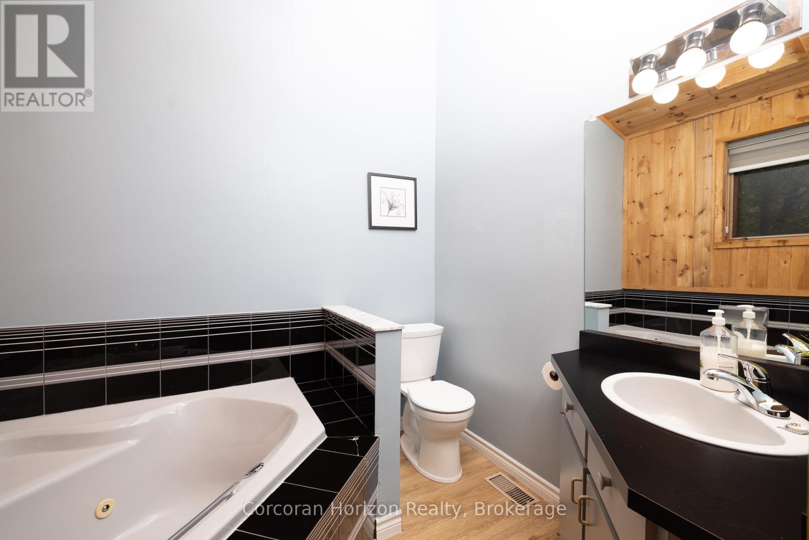 42 Todholm Drive, Muskoka Lakes, Ontario  P0B 1J0 - Photo 19 - X12433171