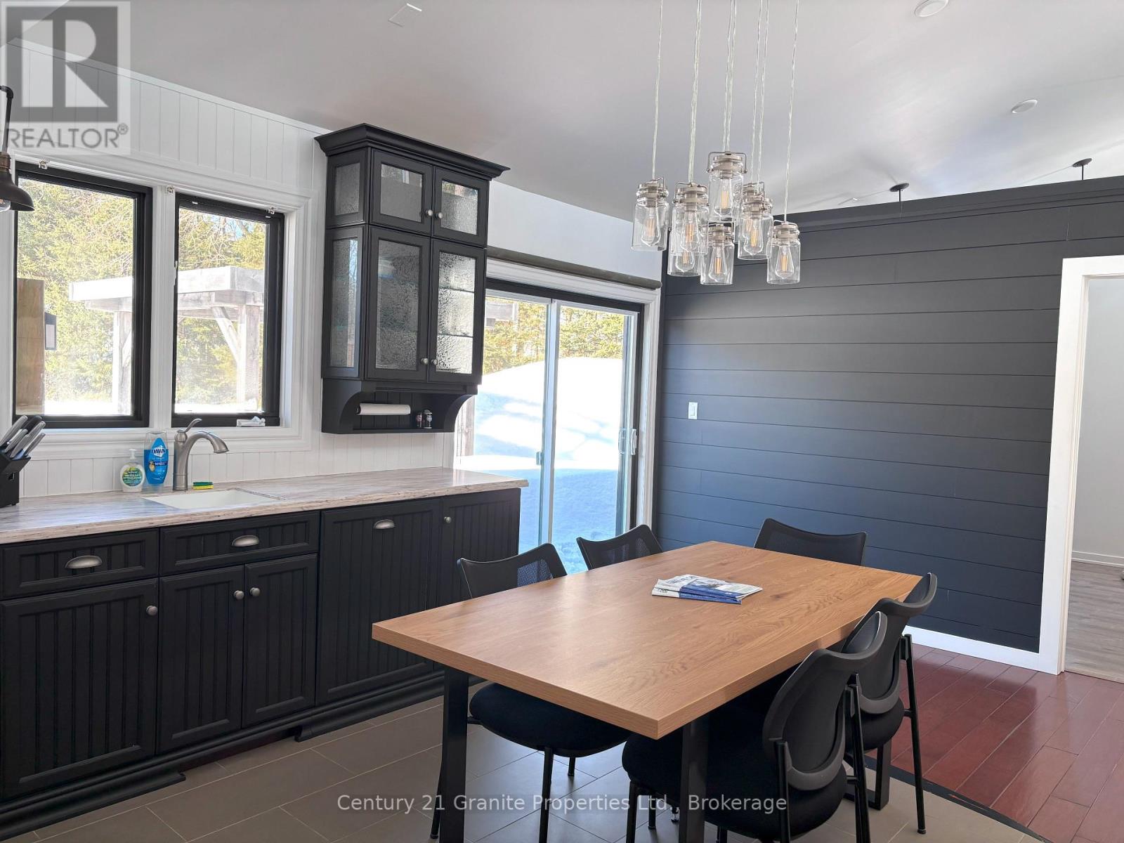 4 Bartlett Drive, Seguin, Ontario  P2A 2W8 - Photo 24 - X12433716