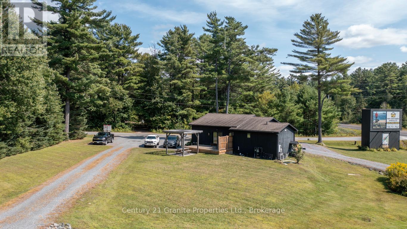 4 Bartlett Drive, Seguin, Ontario  P2A 2W8 - Photo 5 - X12433716