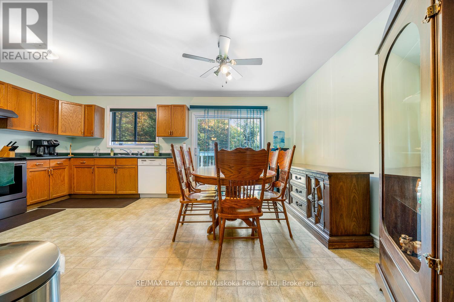 59 Black Road, Seguin, Ontario  P2A 2W8 - Photo 11 - X12435689