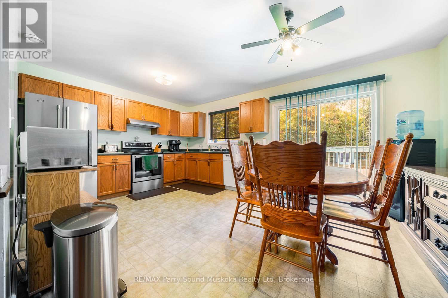 59 Black Road, Seguin, Ontario  P2A 2W8 - Photo 12 - X12435689