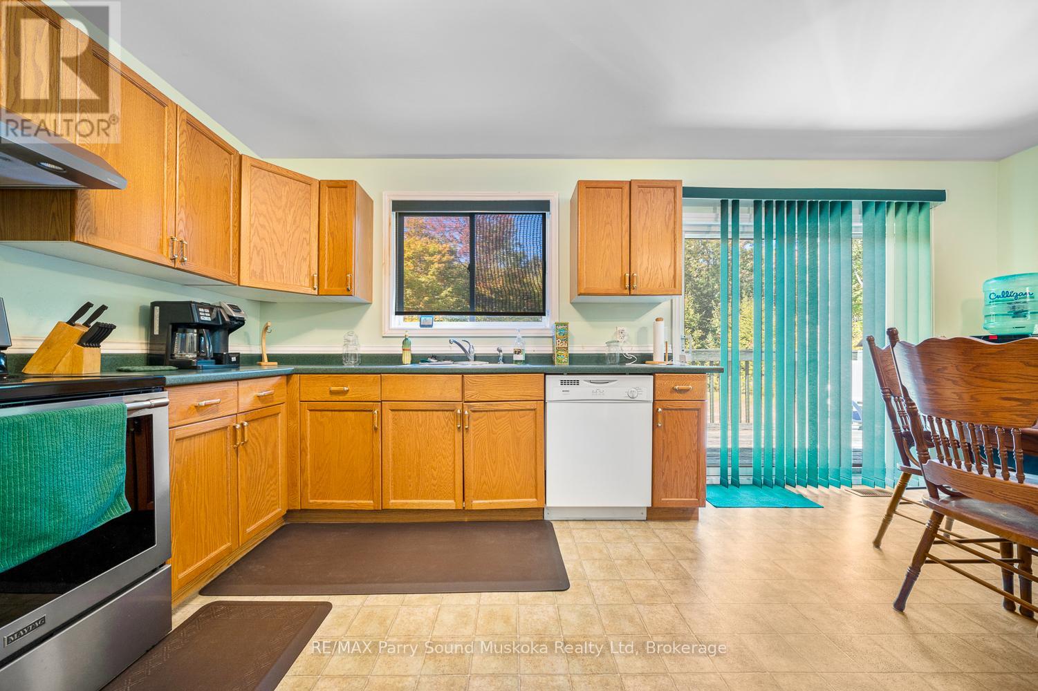 59 Black Road, Seguin, Ontario  P2A 2W8 - Photo 15 - X12435689