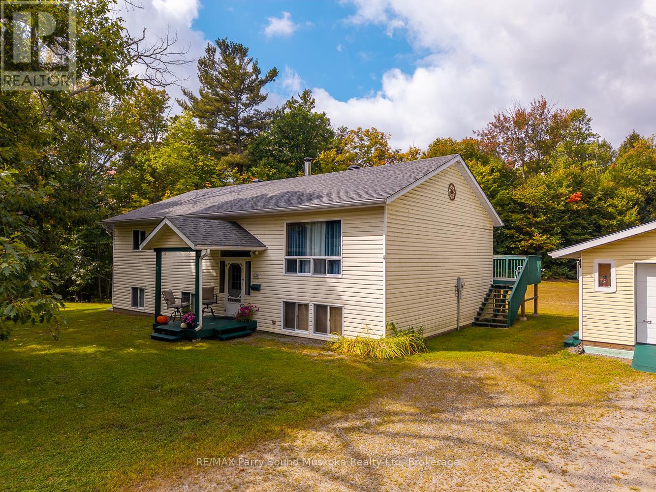 59 Black Road, Seguin, Ontario  P2A 2W8 - Photo 2 - X12435689