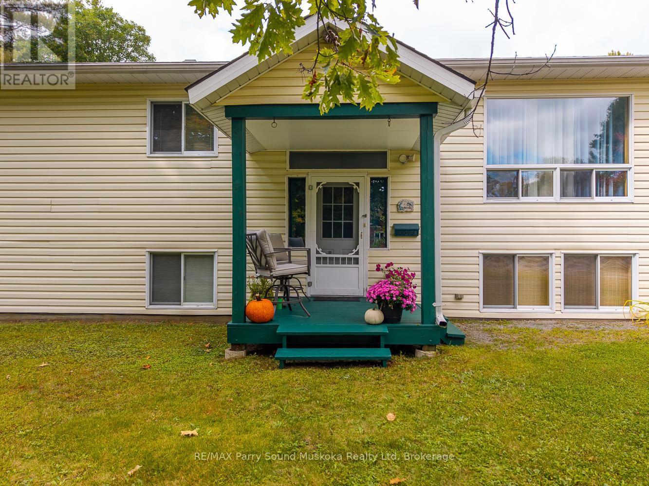 59 Black Road, Seguin, Ontario  P2A 2W8 - Photo 3 - X12435689