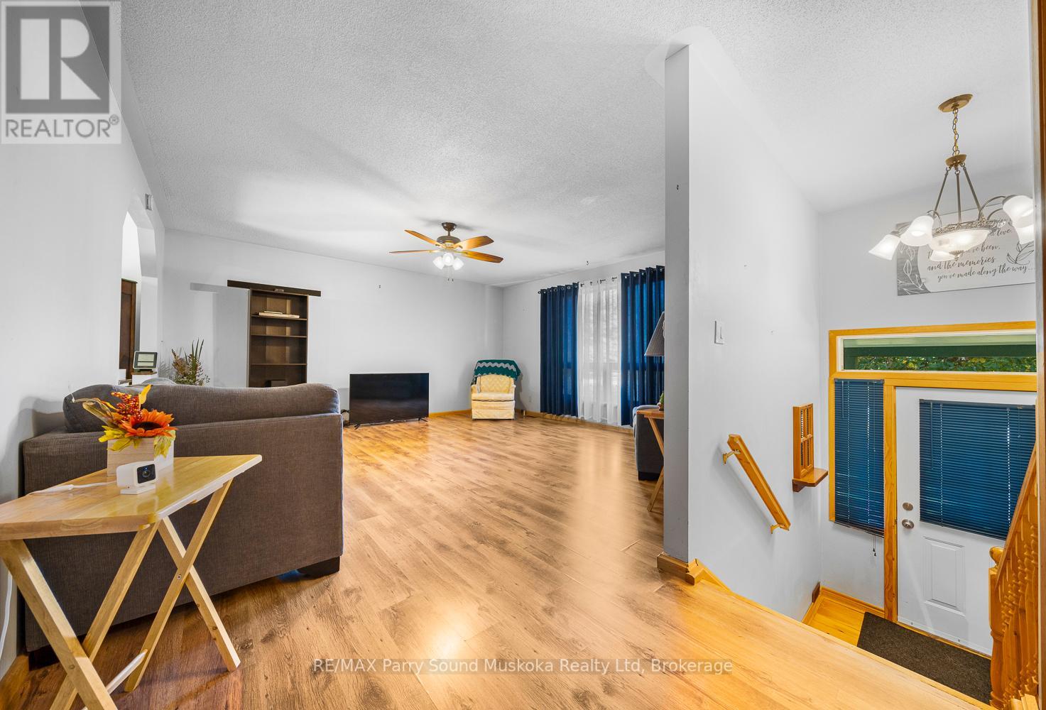 59 Black Road, Seguin, Ontario  P2A 2W8 - Photo 6 - X12435689