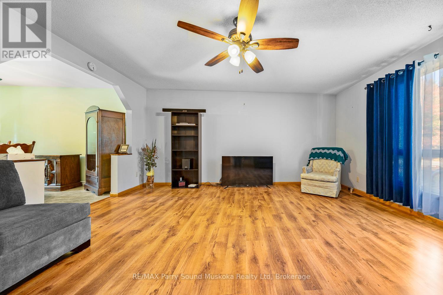 59 Black Road, Seguin, Ontario  P2A 2W8 - Photo 8 - X12435689