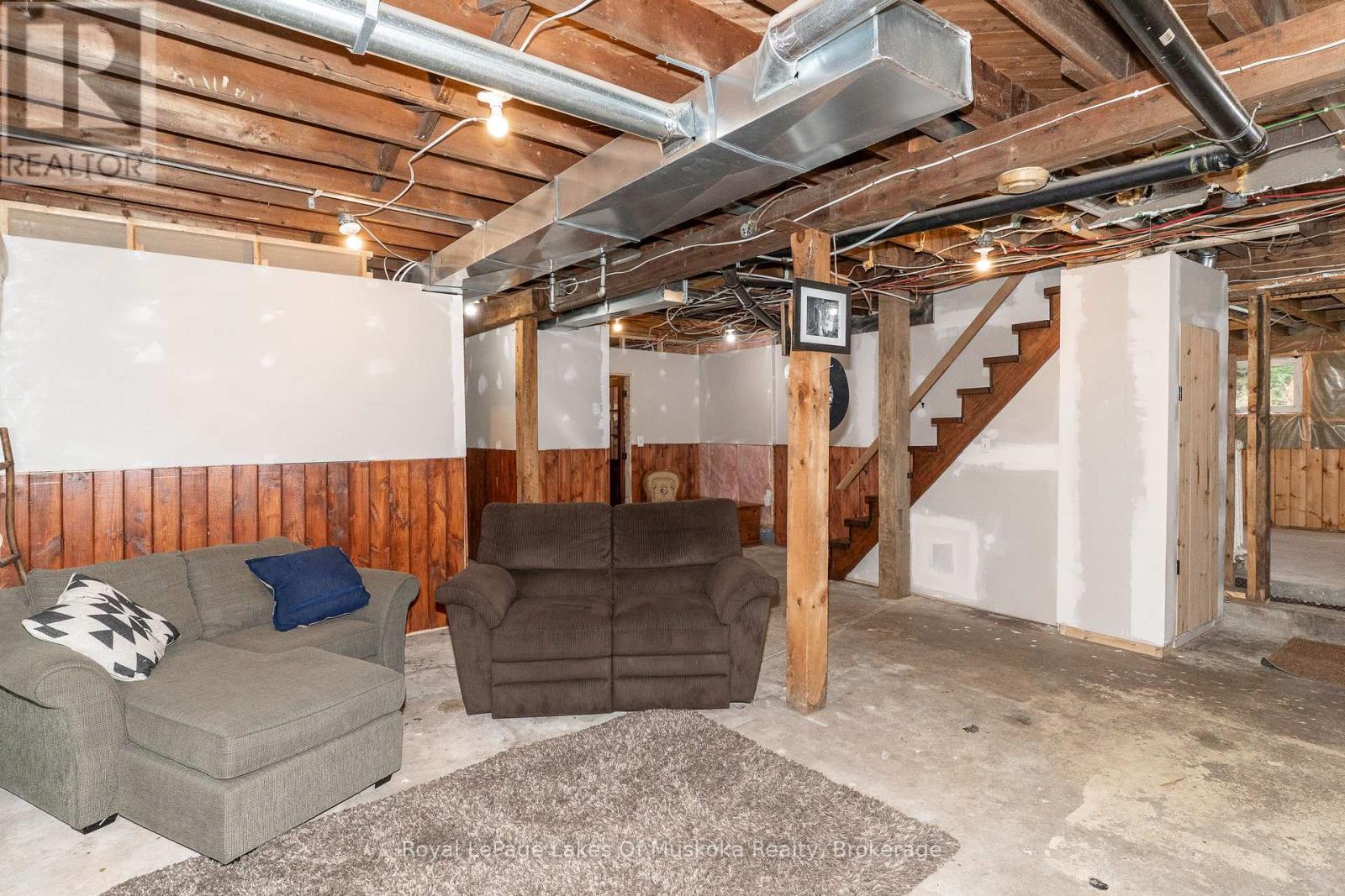 1741 Doe Lake Road, Gravenhurst, Ontario  P1P 1R3 - Photo 20 - X12436208