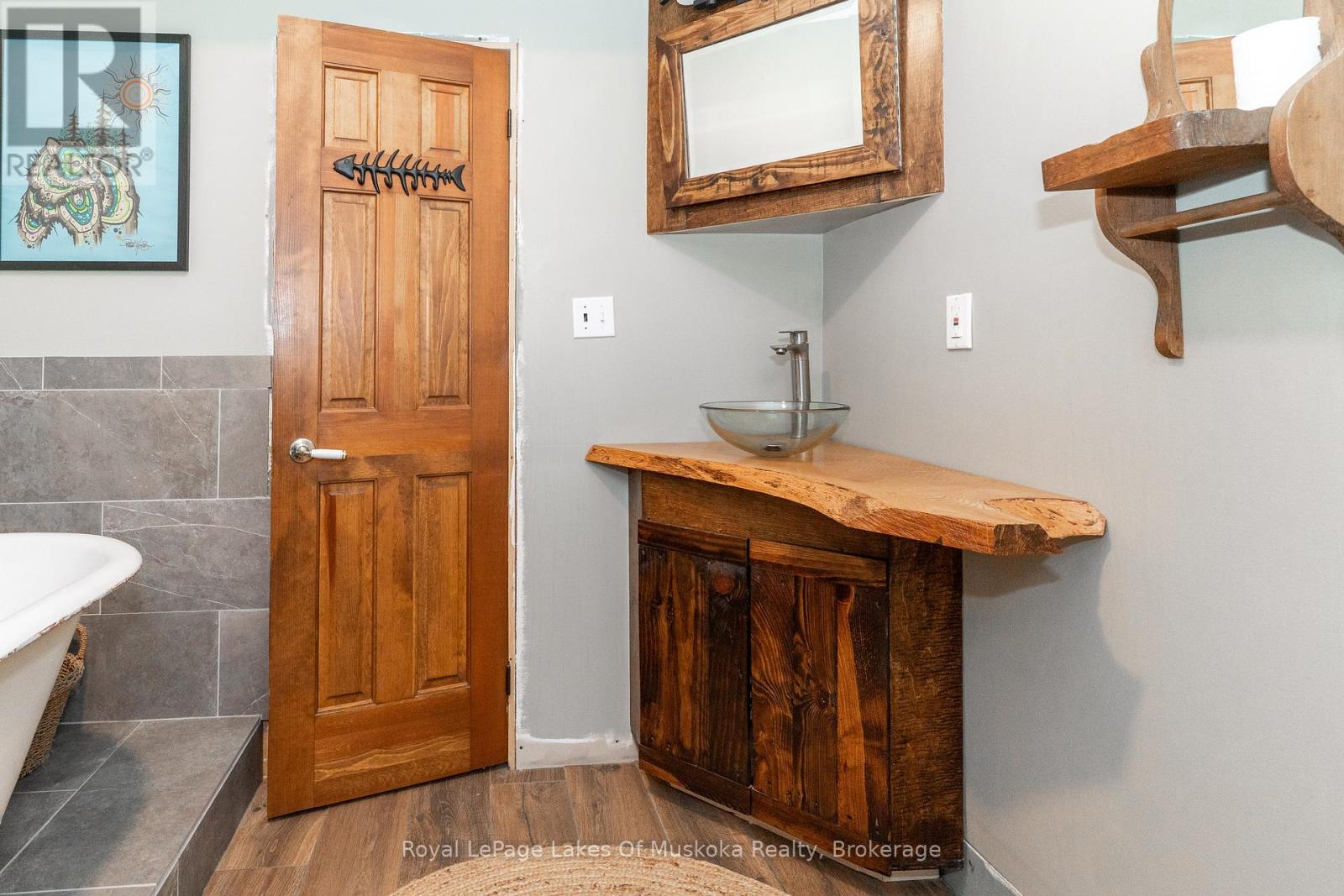 1741 Doe Lake Road, Gravenhurst, Ontario  P1P 1R3 - Photo 22 - X12436208