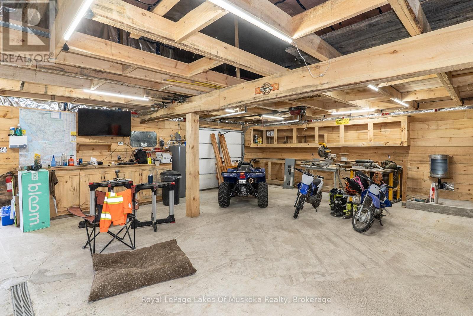 1741 Doe Lake Road, Gravenhurst, Ontario  P1P 1R3 - Photo 30 - X12436208