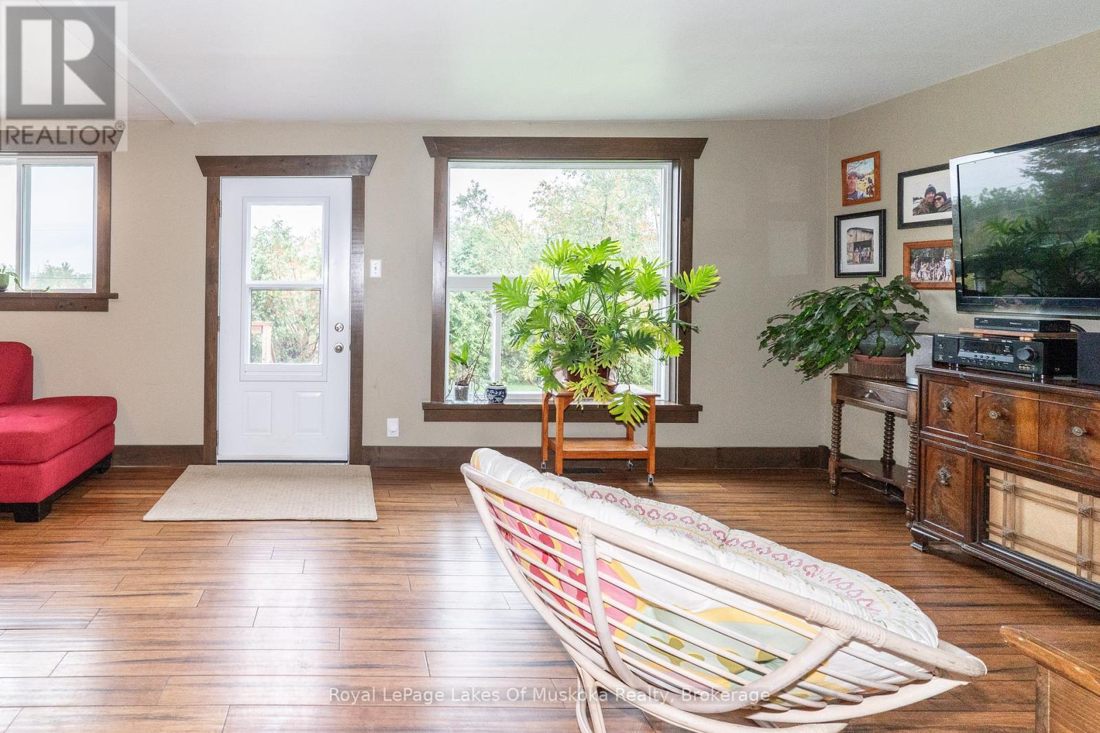 1741 Doe Lake Road, Gravenhurst, Ontario  P1P 1R3 - Photo 7 - X12436208