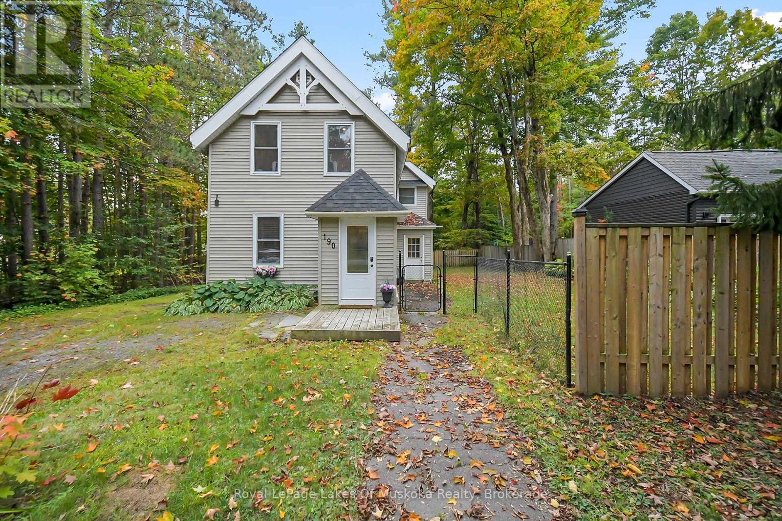190 Maple Street, Bracebridge, Ontario  P1L 1K4 - Photo 4 - X12436821
