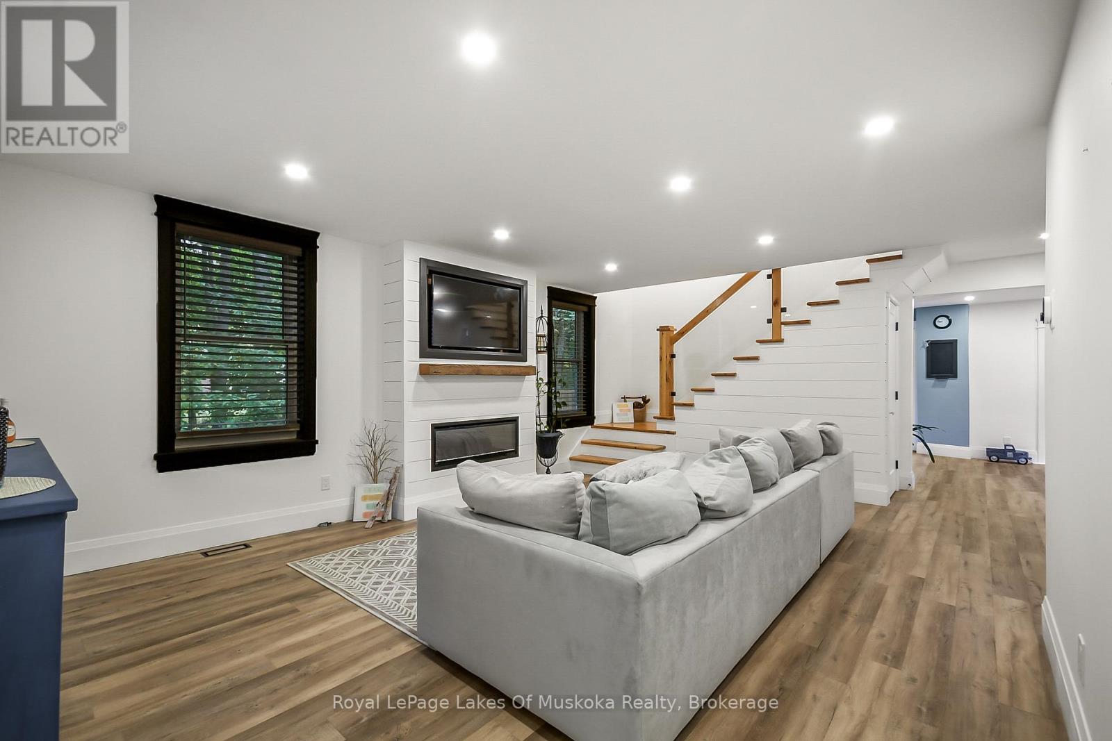 190 Maple Street, Bracebridge, Ontario  P1L 1K4 - Photo 8 - X12436821