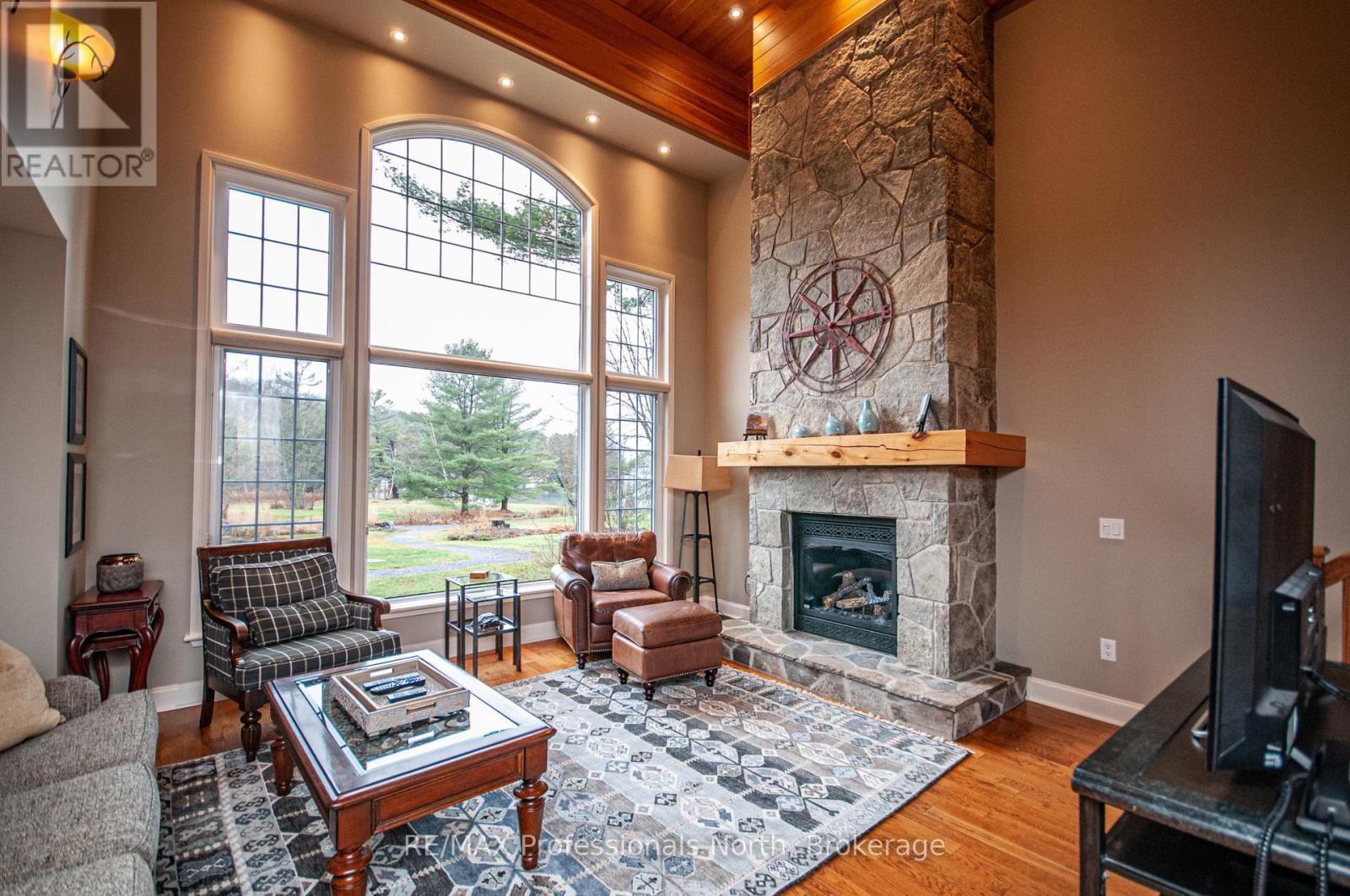 Carling 4, W10 - 3876 Muskoka Road 118 West, Muskoka Lakes, Ontario  P0B 1J0 - Photo 18 - X12437655