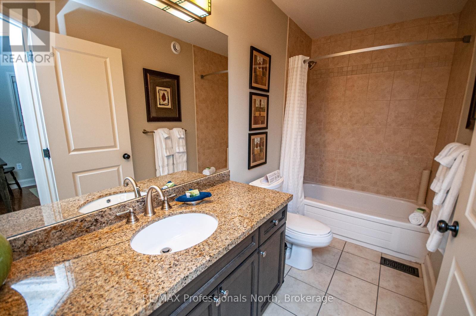 Carling 4, W10 - 3876 Muskoka Road 118 West, Muskoka Lakes, Ontario  P0B 1J0 - Photo 19 - X12437655